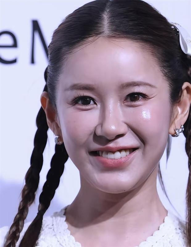  百倍社交压力：揭秘明星红毯造型如何从“好评”跌至“差评” 娱乐新闻 百倍社交压力：揭秘明星红毯造型如何从“好评”跌至“差评” 娱乐新闻