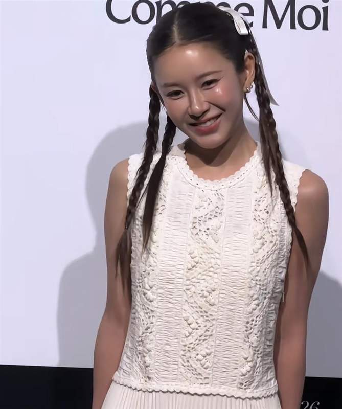  百倍社交压力：揭秘明星红毯造型如何从“好评”跌至“差评” 娱乐新闻 百倍社交压力：揭秘明星红毯造型如何从“好评”跌至“差评” 娱乐新闻