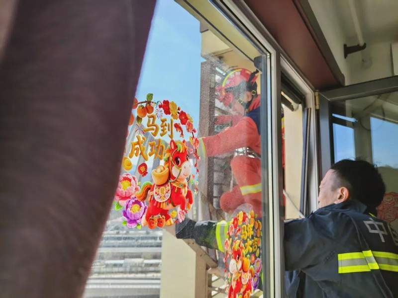  【技术复盘】89岁独居老人27层高空被困：消防高层救援战术全解析 新闻 【技术复盘】89岁独居老人27层高空被困：消防高层救援战术全解析 新闻 【技术复盘】89岁独居老人27层高空被困：消防高层救援战术全解析 新闻