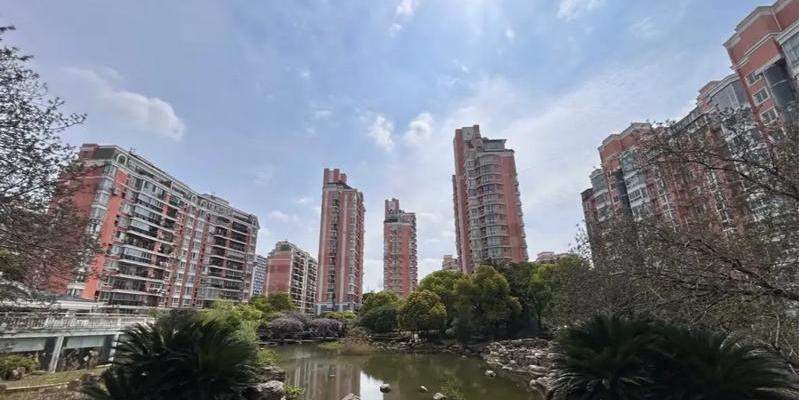  城市更新2.0：20年房龄老楼的资产重估逻辑与结构性机遇 房产家居