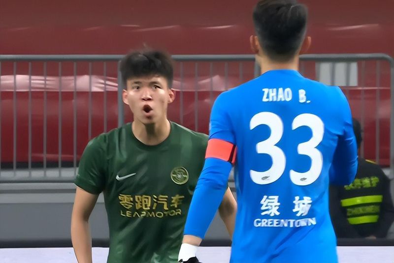  【技术深度】浙江FC的传球困境：年轻球员王钰栋的团队配合瓶颈与破局之道 体育新闻 【技术深度】浙江FC的传球困境：年轻球员王钰栋的团队配合瓶颈与破局之道 体育新闻